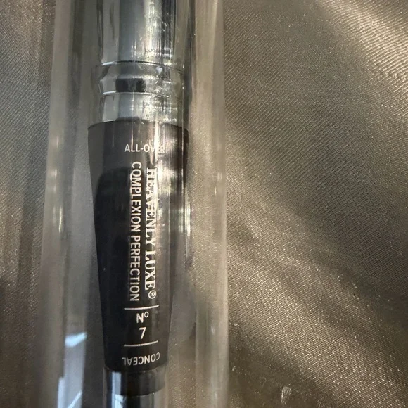 IT Cosmetics Dual-Ended Makeup Brush - Silver and White - Picture 2 of 11